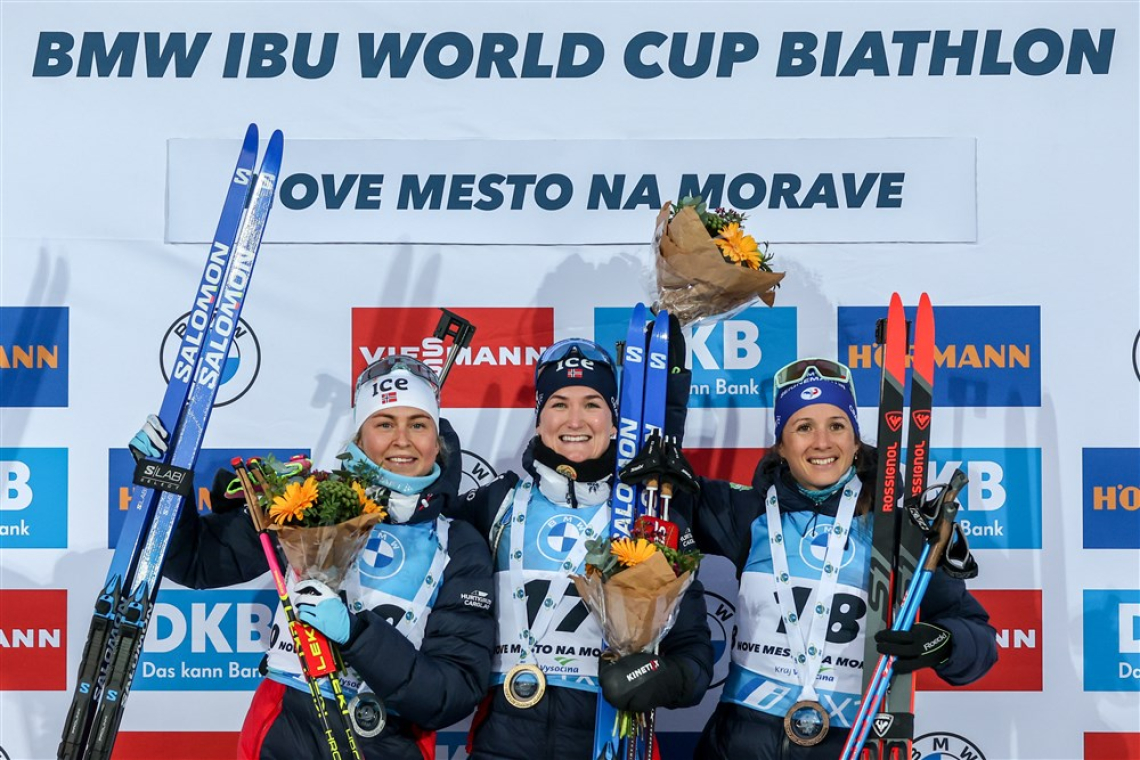 Marte Olsbu Röiseland do prve zmage v sezoni, Klemenčič 17.