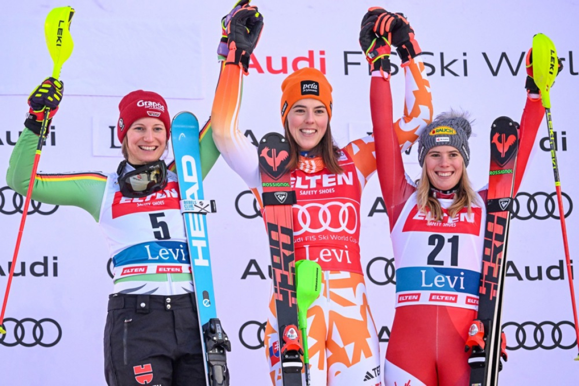 Vlhovi šesti jelenček, Slovenke upajo na boljši jutri