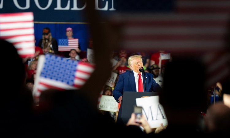 Trump obeležil 100 dni drugega mandata s shodom v Michiganu